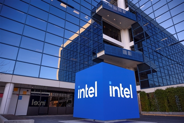 56岁的英特尔 变了！两大新宏图徐徐展开