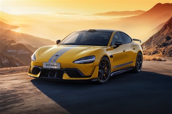 首款跑赢保时捷的中国车 小米SU7 Ultra上市:52.99万