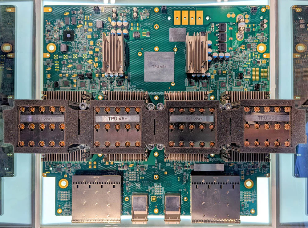 DeepSeek掀起算力革命,英伟达挑战加剧,ASIC芯片悄然崛起