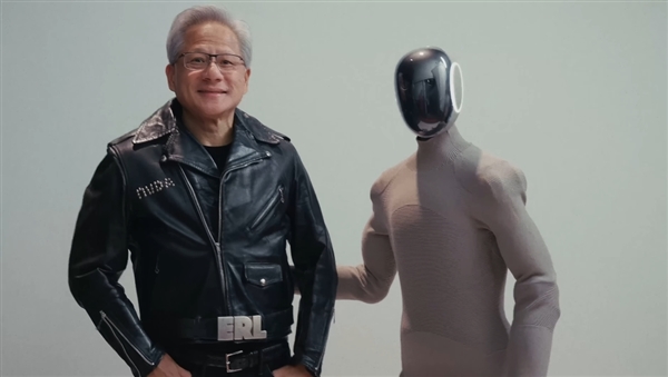 黄仁勋新战袍来了!NVIDIA镶钉皮夹克上身超狂